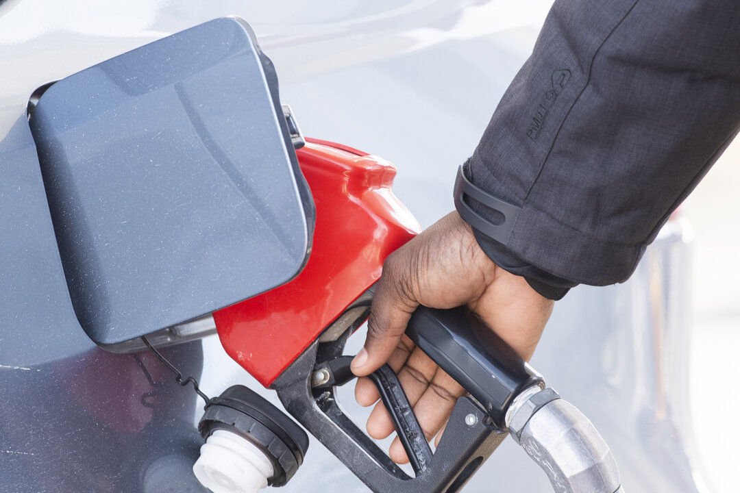 inflation-edged-up-to-3-percent-in-july-as-gas-prices-rose:-statcan