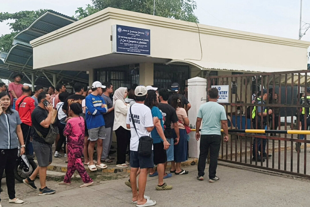 2-students-dead-in-philippines-school-shooting,-including-gunman,-officials-say