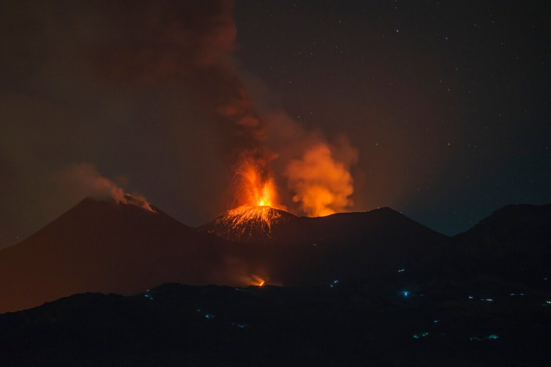 us-tourist-dies-after-being-struck-by-lightning-while-hiking-sicily’s-mount-etna