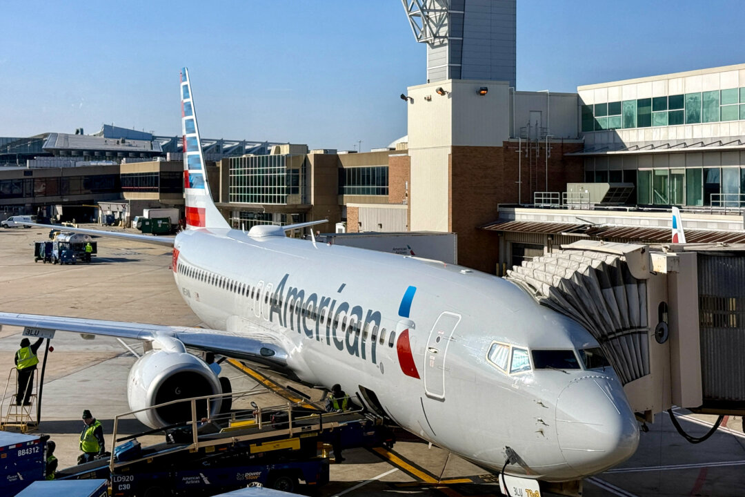 american-airlines-is-bringing-seatback-screens-back-to-its-planes