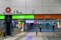china-customs-scrutinize-hong-kong-books-despite-10-book-allowance