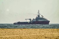 uae-halts-all-iranian-trade-after-2-missiles-launched-from-iranian-territory