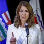 alberta-premier-calls-on-ottawa-to-respect-province’s-dual-practice-health-care system