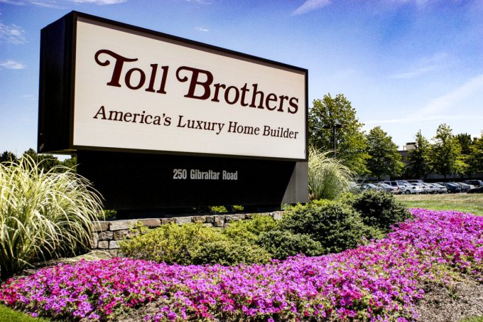 toll-brothers-holds-full-year-outlook-as-luxury-homebuyers-keep-spending