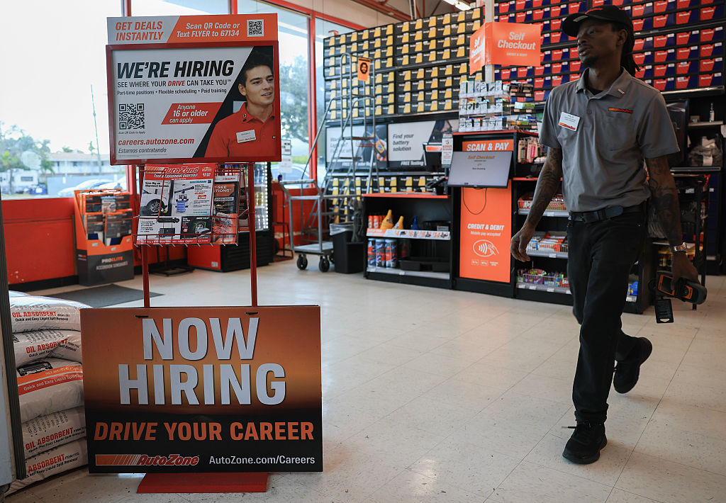 us-unemployment-claims-unexpectedly-dropped-last-week