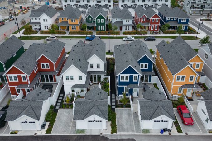 upcoming-influx-of-mortgage-renewals-likely-to-lead-to-higher-payments-for-many:-report