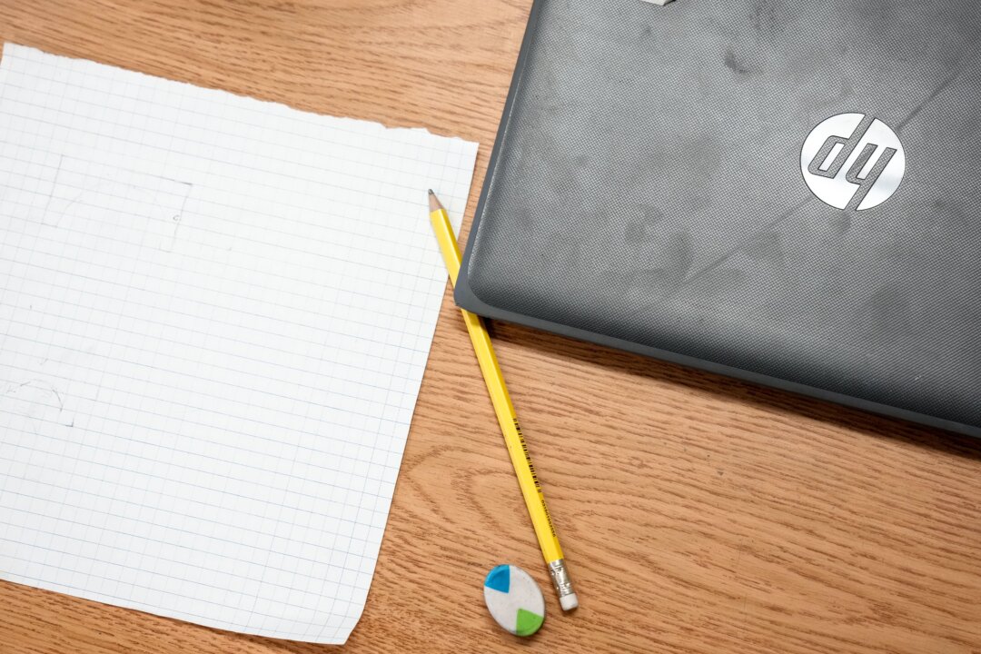 screen-based-learning-hurting-student-outcomes,-attention:-report