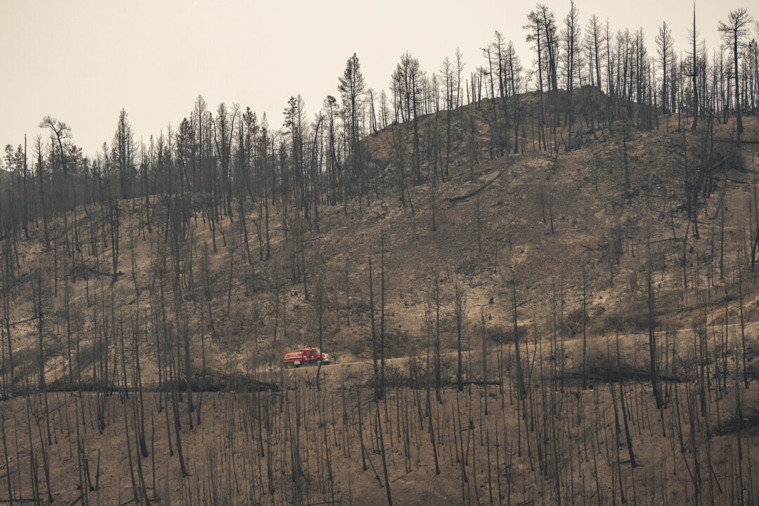 charred-road-to-recovery-as-crews-work-to-restore-services-in-bc’s-south-okanagan