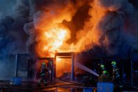 week-in-photos:-ukraine-war-strikes,-wildfires,-and-tribute-to-the-war-dead