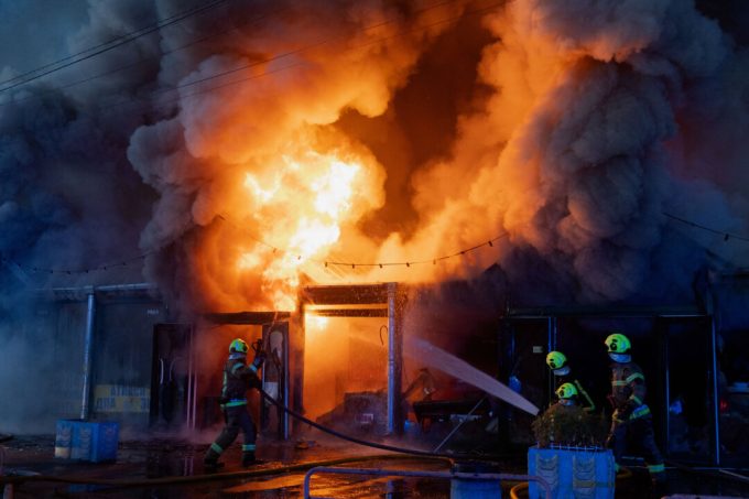 week-in-photos:-ukraine-war-strikes,-wildfires,-and-tribute-to-the-war-dead