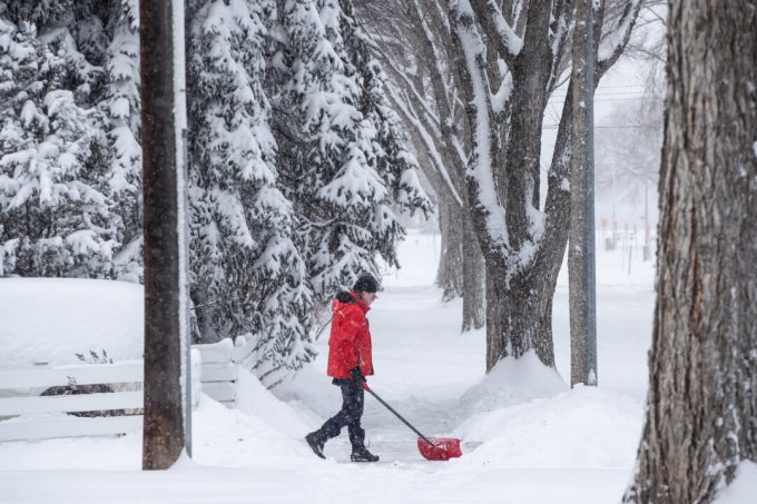 edmonton-considers-bringing-back-calcium-chloride-for-winter-road-maintenance