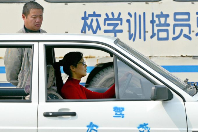 china’s-driving-schools-close,-scale-back-as-new-driver-numbers-fall