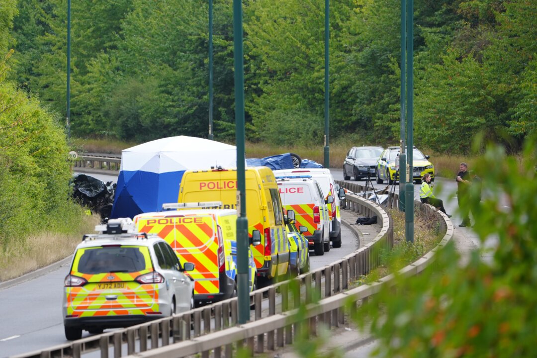 head-on-collision-in-northeast-england-kills-7-people,-including-2-police-officers