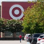 retailers-see-mixed-sales-as-consumers-tighten,-not-retreat