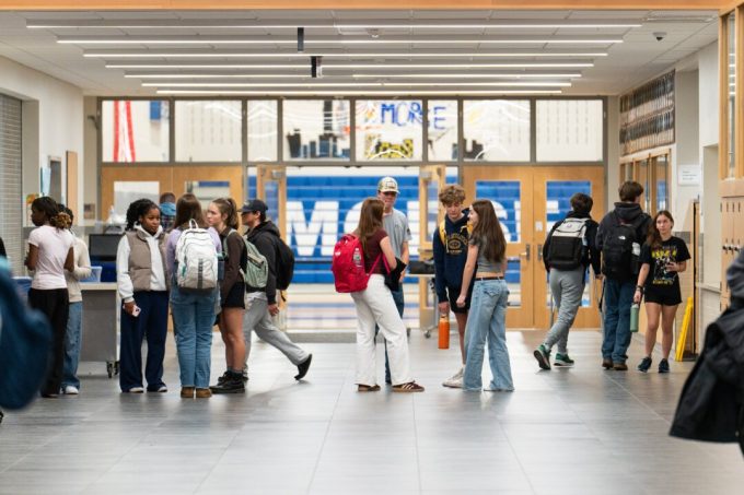 high-schools-increasingly-expected-to-teach-students-about-money-management