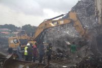 landslide-at-landfill-in-capital-of-guinea-kills-30-people,-officials-say
