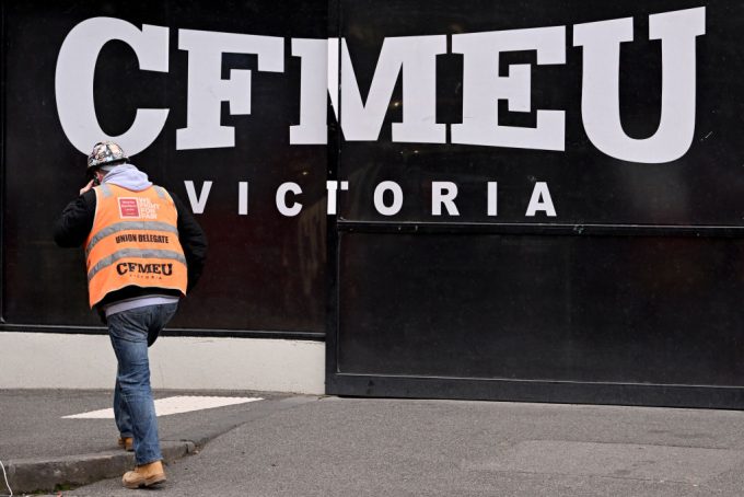 police-raid-cfmeu-melbourne-headquarters,-5-arrested