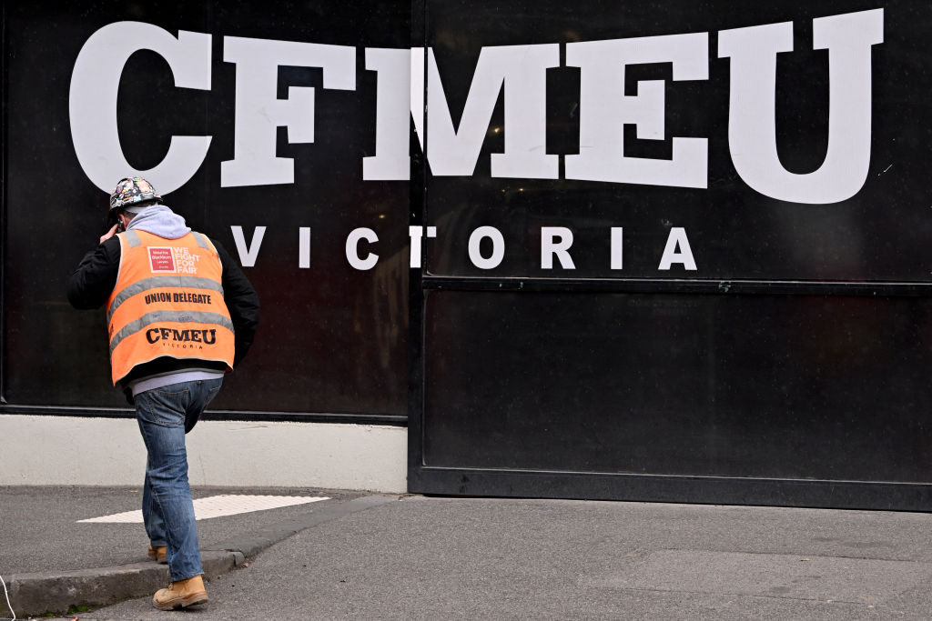 police-raid-cfmeu-melbourne-headquarters,-5-arrested