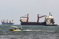 iran-threatens-to-fine,-confiscate-tankers-in-strait-of-hormuz-clampdown