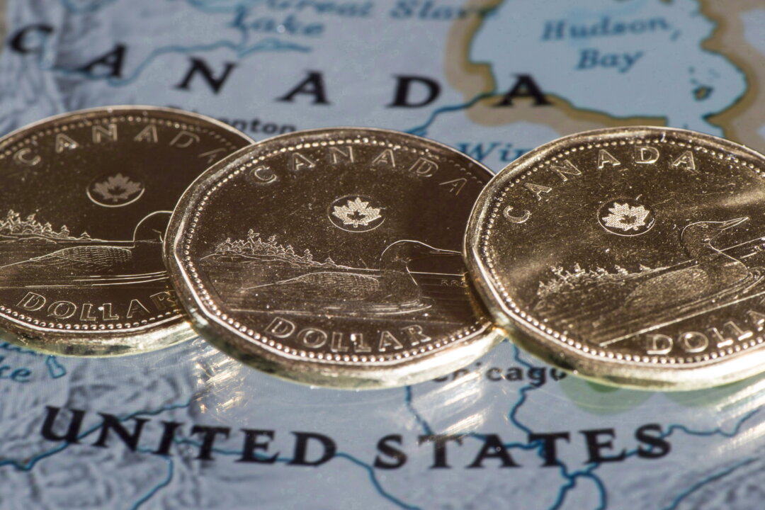 loonie-falls-in-wake-of-trade-talk-collapse-and-threats-of-more-tariffs