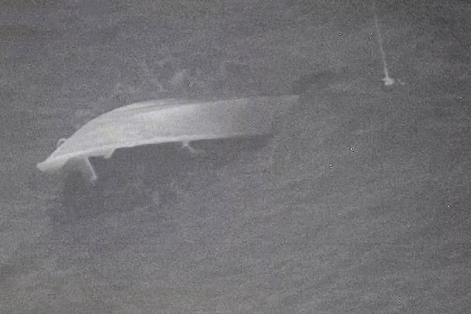3-people-detained-after-alleged-drug-boat-capsizes