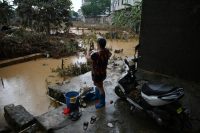 record-flooding-leaves-guangxi-residents-stranded-without-food,-water,-power