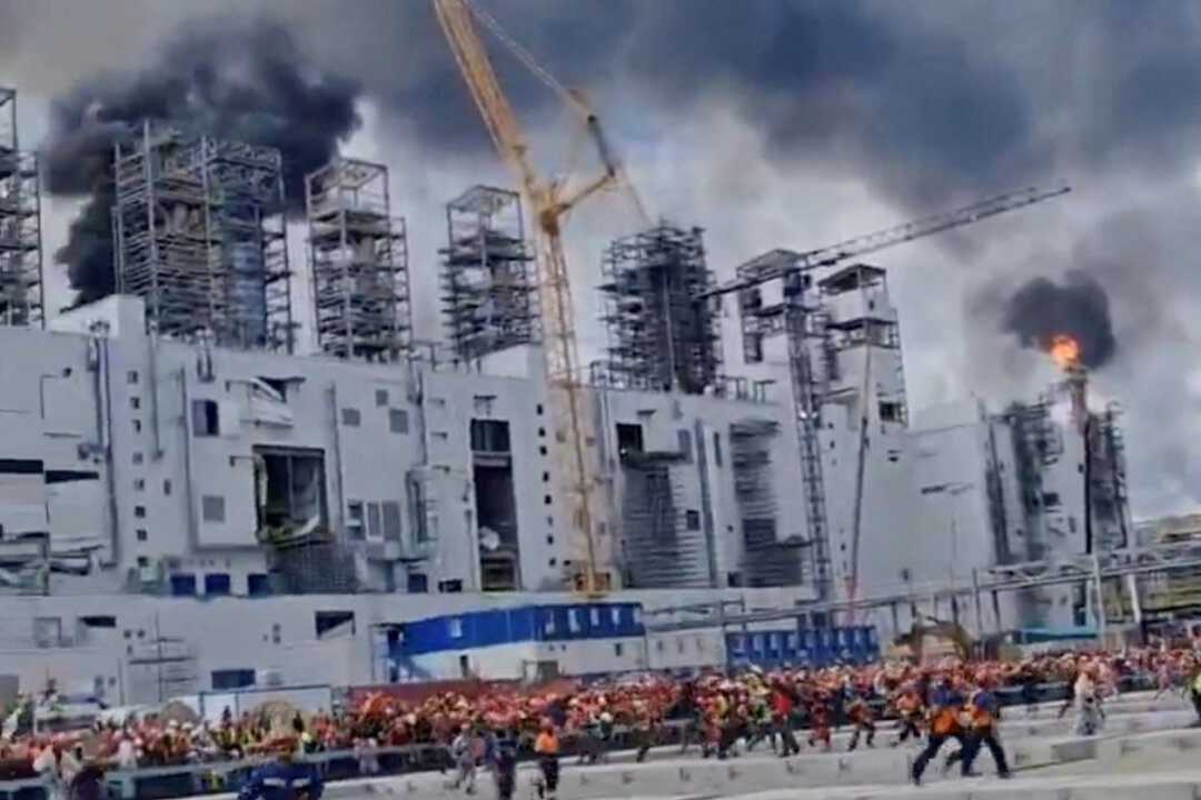 6-chinese-workers-killed,-9-missing-in-massive-russia-chemical-plant-fire