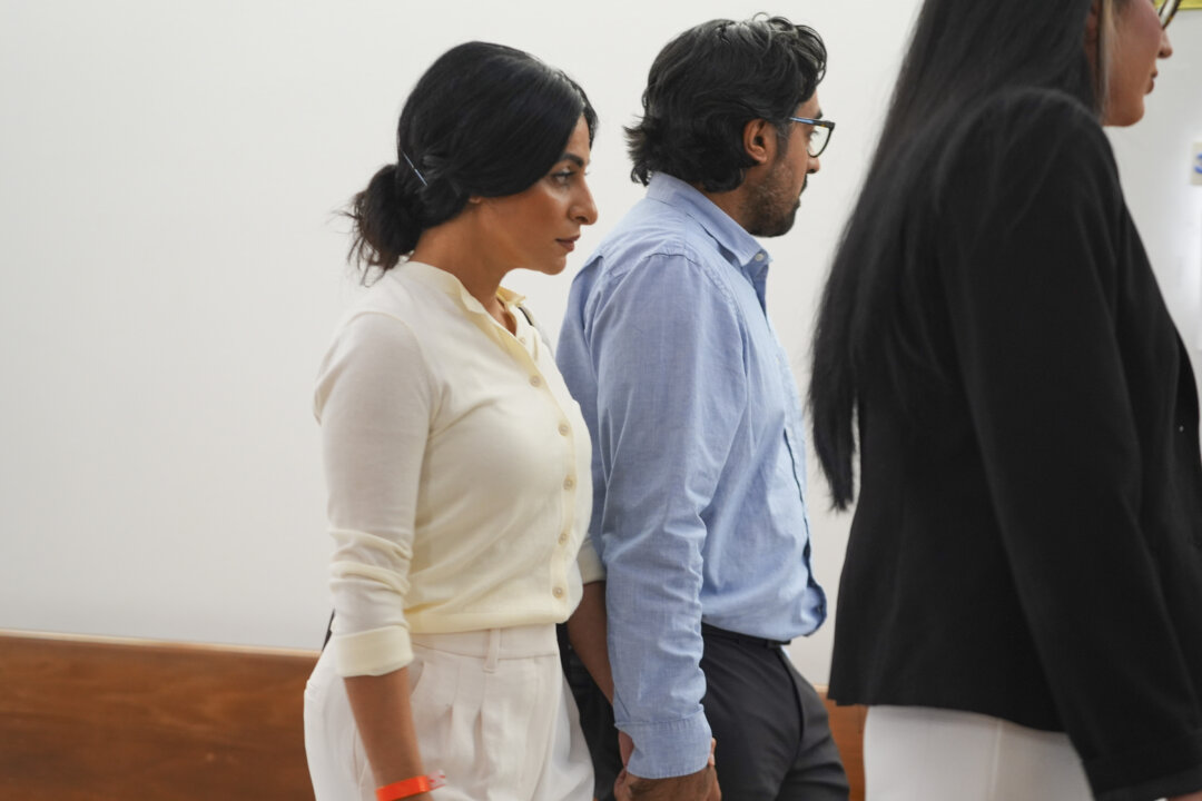 california-couple-faces-surrogate-in-texas-court-over-custody