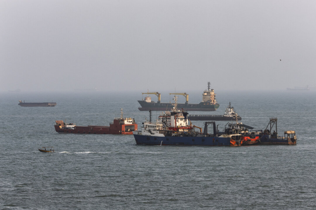 tanker-hit-in-strait-of-hormuz-as-iran,-oman-pursue-new-shipping-deal