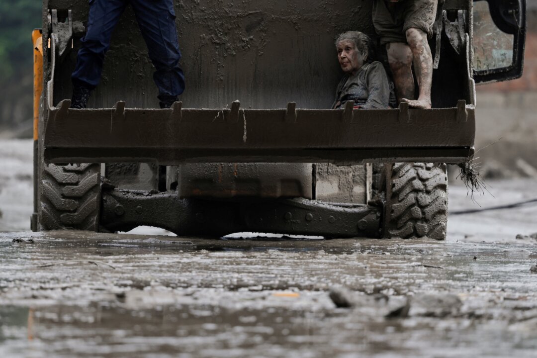number-of-canadians-unaccounted-for-near-nepal–china-border-climbs-to-30-after-flooding