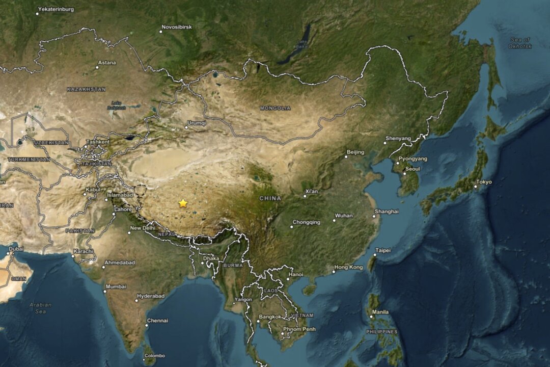 magnitude-5-earthquake-hits-tibet,-hundreds-of-miles-north-of-himalayan-flood