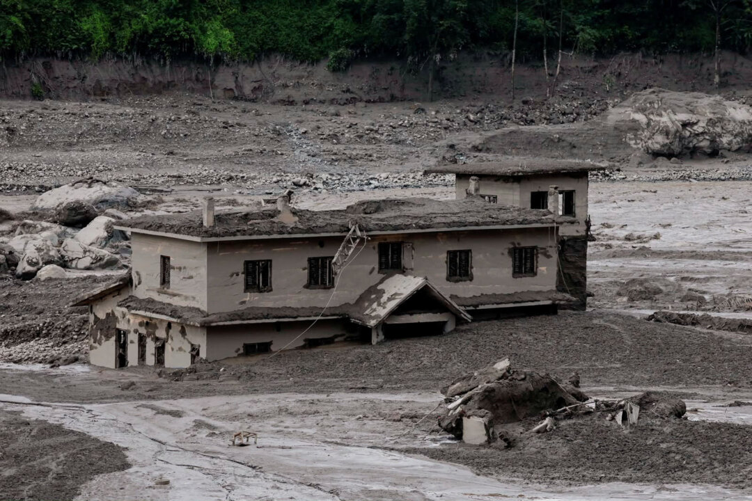 survivors-describe-race-to-escape-nepal–tibet-flood-as-families-search-for-missing
