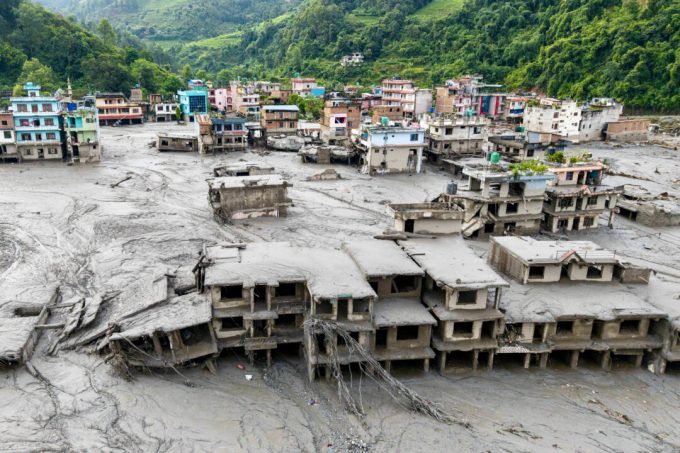 growing-dammed-lake-threatens-2nd-flood-at-nepal–tibet-disaster-zone