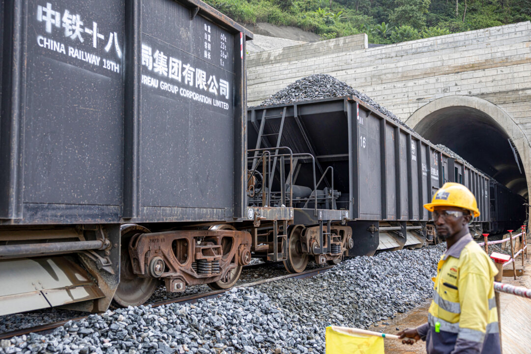 us-steps-up-africa-push-as-china-expands-economic,-security-footprint