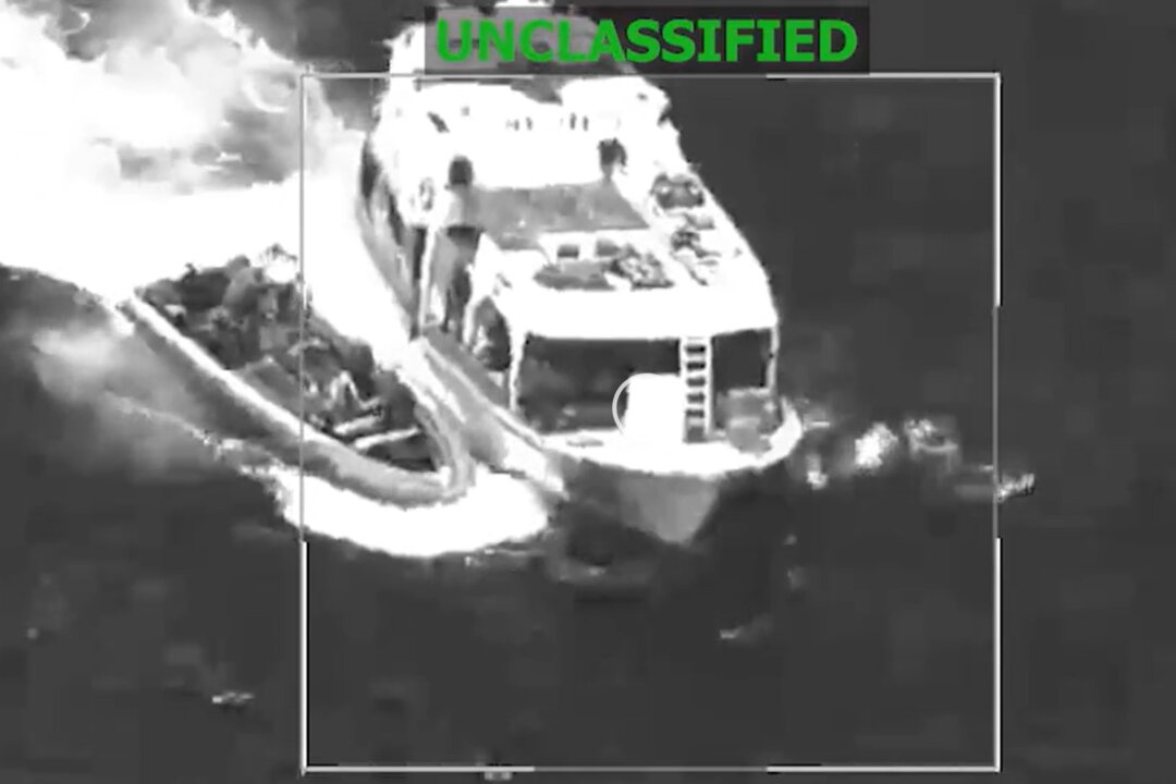 us-military-says-it-sank-los-choneros-cartel-support-vessel-in-pacific