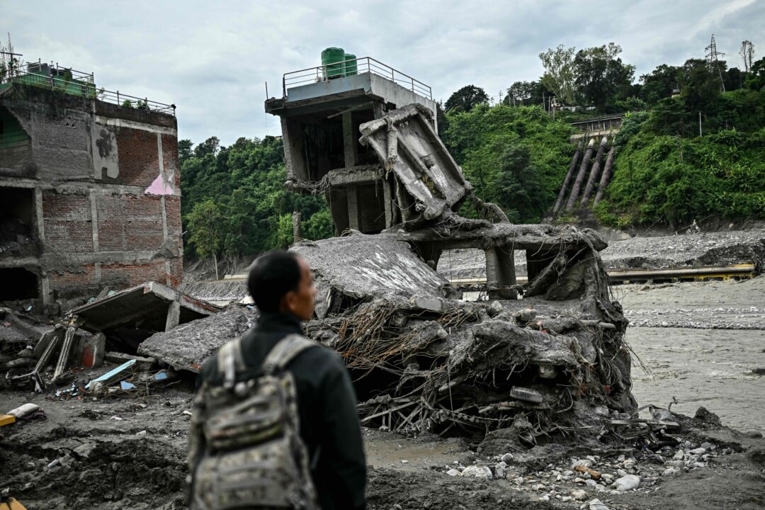 state-department-says-75-americans-remain-missing-after-nepal-tibet-flood