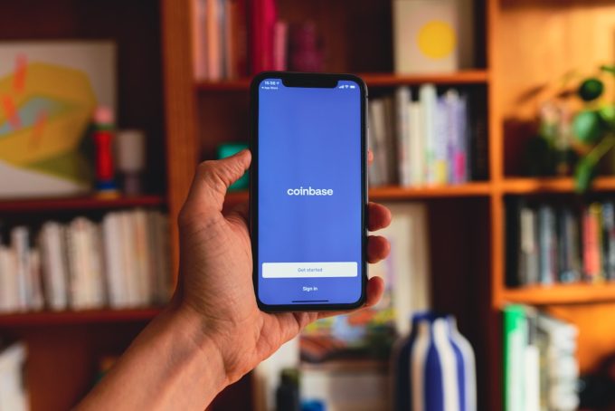 2025-rewind:-coinbase-makes-s&p-500-debut-as-crypto-goes-mainstream