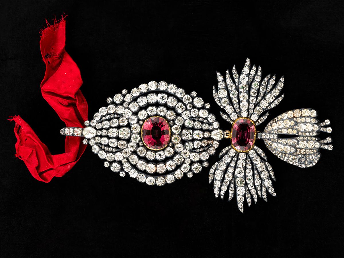 raymond-j.-de-souza:-hidden-for-more-than-80-years-in-canada,-habsburg-jewels-shine-again