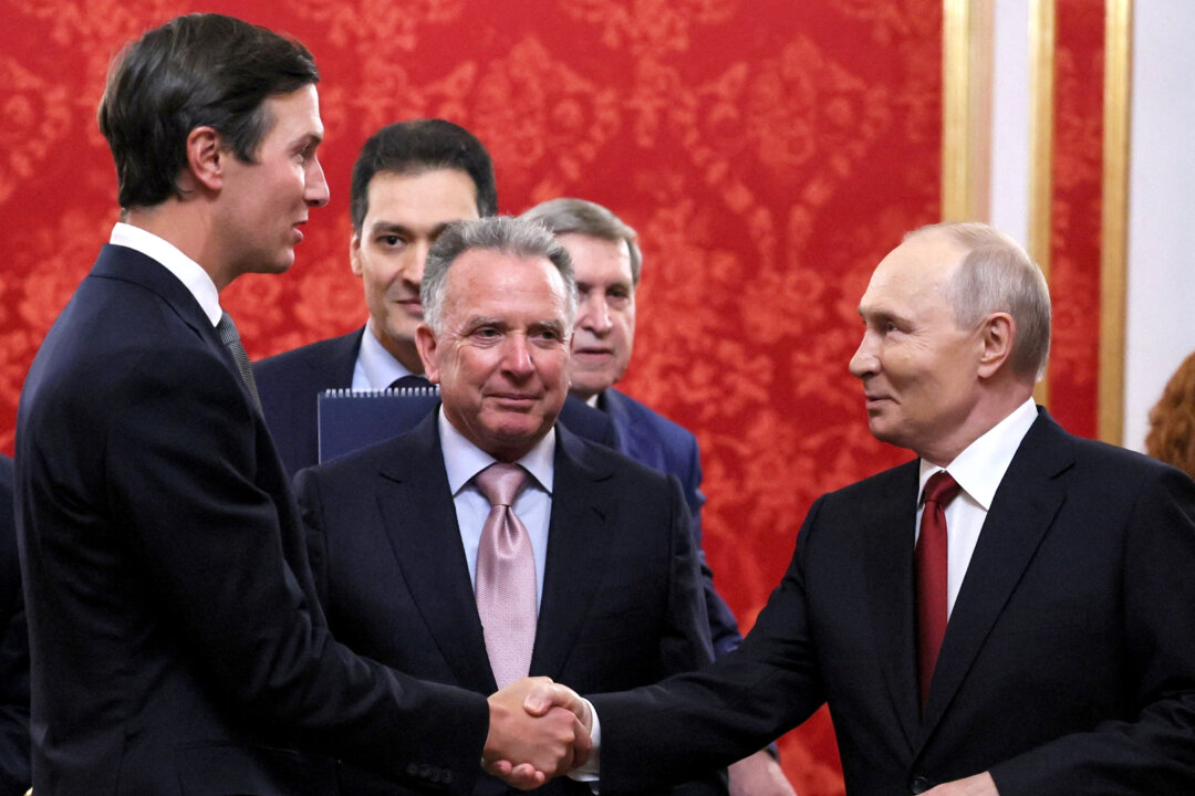 kremlin-says-peace-talks-useful-as-us-envoys-leave-moscow-for-kyiv