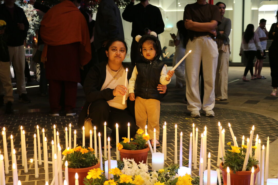 candles,-grief-and-hope:-australian-nepalese-community-responds-to-catastrophe