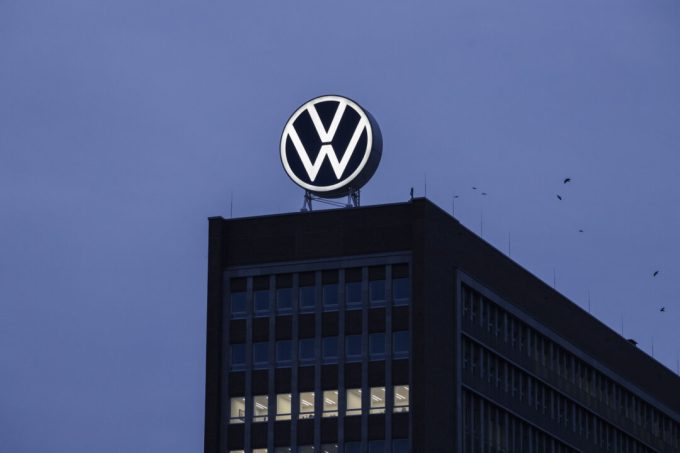 volkswagen-approves-restructuring-plan-with-50,000-more-job-cuts