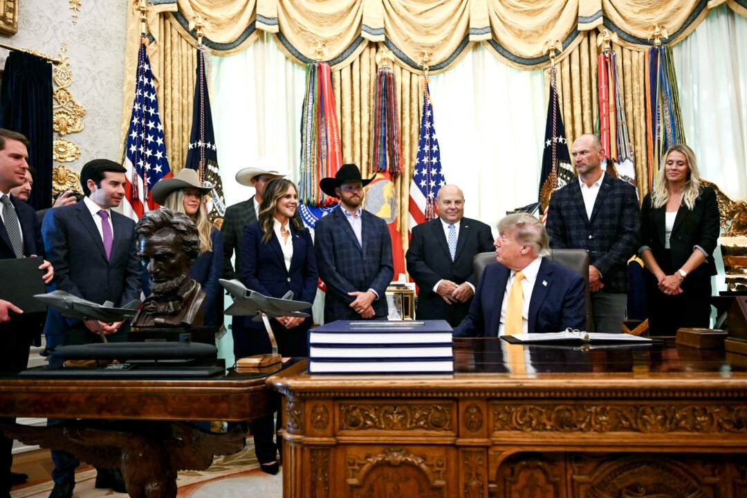 trump-issues-executive-orders-to-expand-markets-for-ranchers,-small-meat-and-poultry-processors
