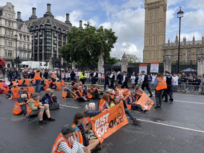 uk-parliament-blockaded-by-anti-oil-activists;-dozens-arrested