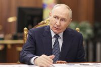 putin-says-there’s-a-chance-of-ukraine-peace-deal,-wants-to-restore-full-us-relations
