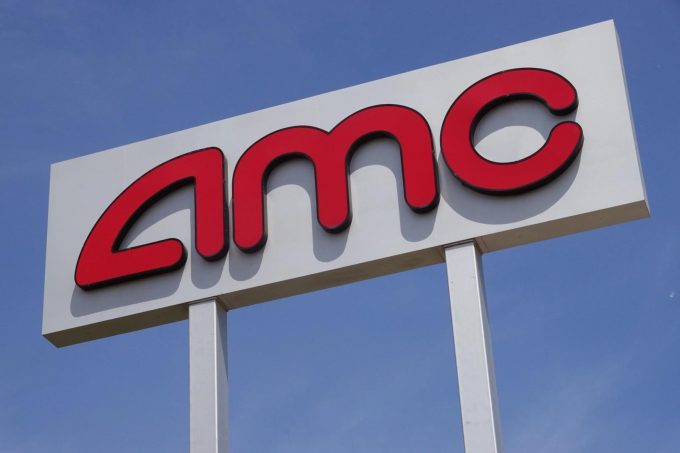 amc-ceo-blasts-robinhood-for-stock-token,-putting-synthetic-shares-in-spotlight