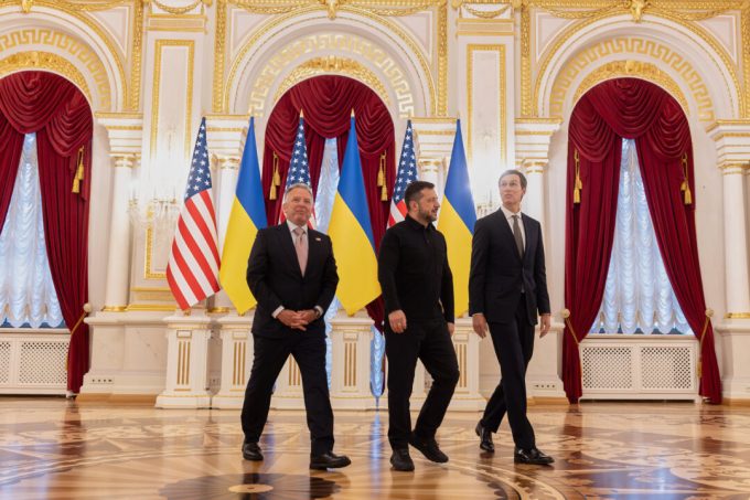 us-envoys-hope-for-new-round-of-ukraine–russia-peace-talks-after-meeting-with-putin,-zelenskyy