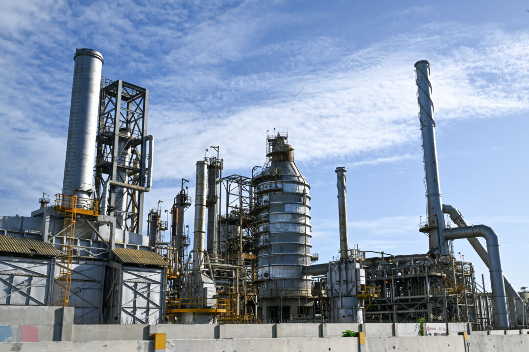 trump-announces-deal-with-venezuela-for-us-to-take-ownership-of-65-billion-barrels-of-oil