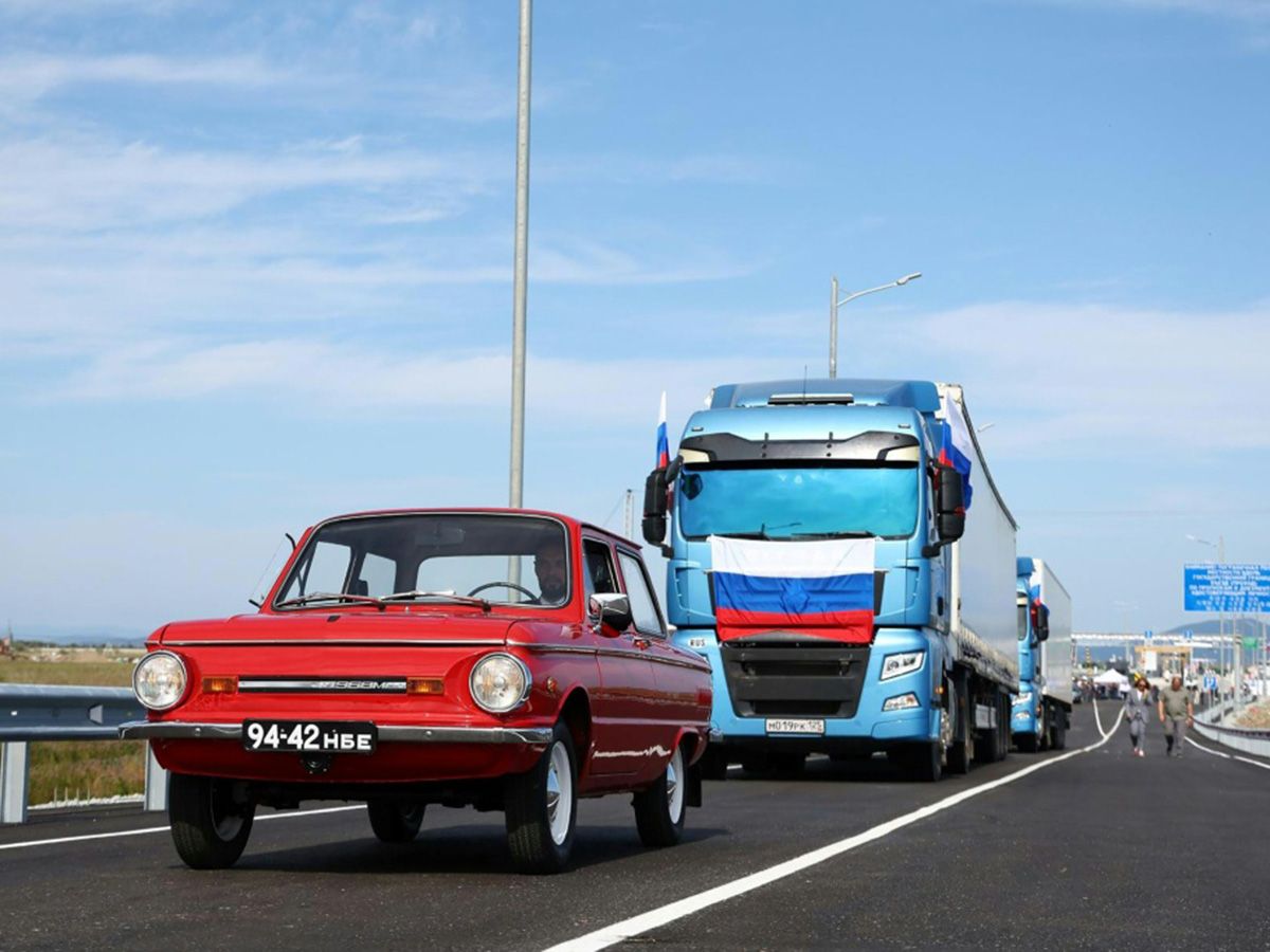 road-bridge-opens-across-russia-north-korea-border