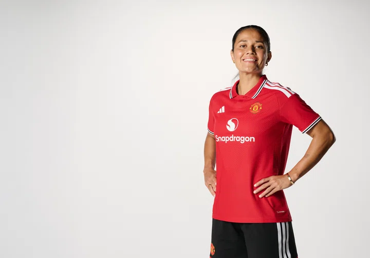 united-women-sign-rebeca-bernal