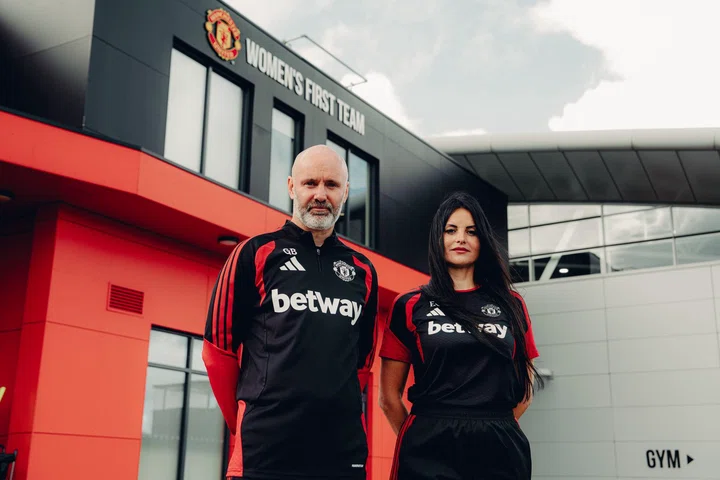 beith-arrives-as-united-women-assistant